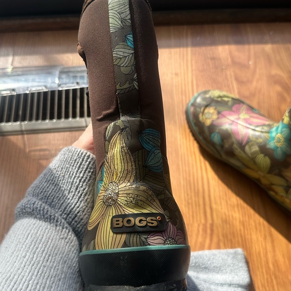 Bogs Women's Floral Winter Boots - Brown and Multicolor - Picture 8 of 8
